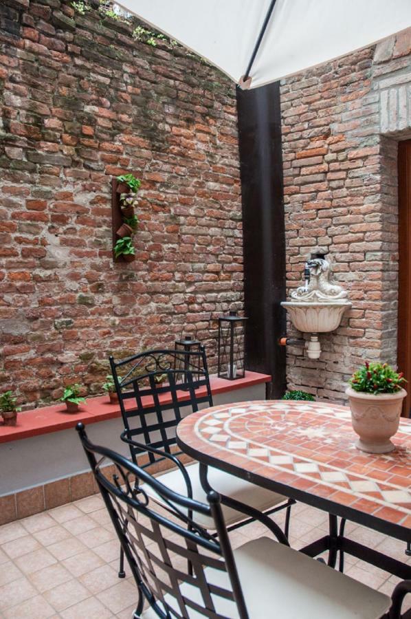 Nell'Antico Ghetto Ebraico Lejlighed Ferrara Eksteriør billede
